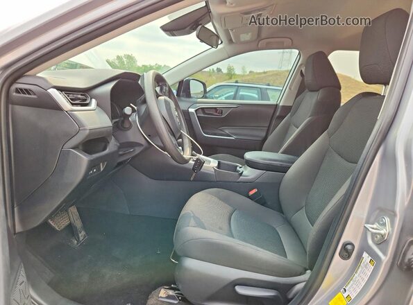 4T3LWRFV6RU154207 2024 TOYOTA RAV4 Silver Սալոնի դիմացի տեսք