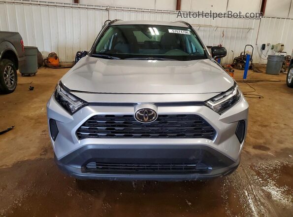 4T3LWRFV9SU212414 2025 TOYOTA RAV4 Silver Widok z przodu