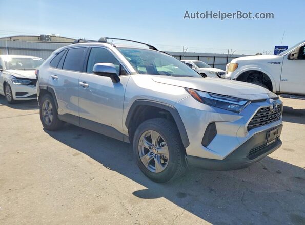 4T3MWRFV4RU134994 2024 TOYOTA RAV4 Серебряный Передняя правая четверть