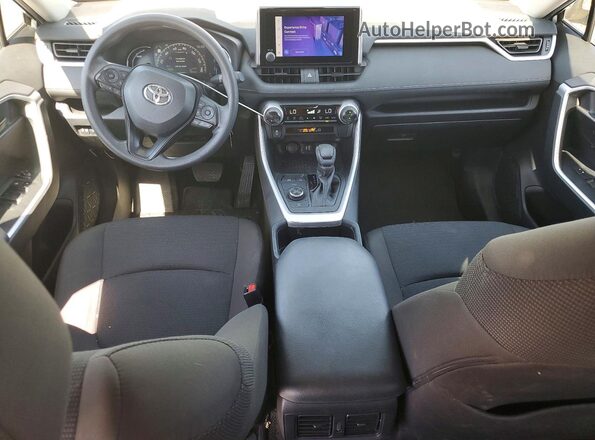4T3MWRFV4RU134994 2024 TOYOTA RAV4 Серебряный Вид панели приборов