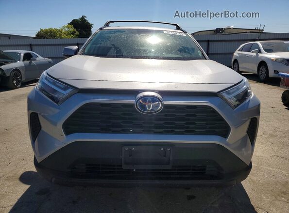 4T3MWRFV4RU134994 2024 TOYOTA RAV4 Серебряный Вид спереди