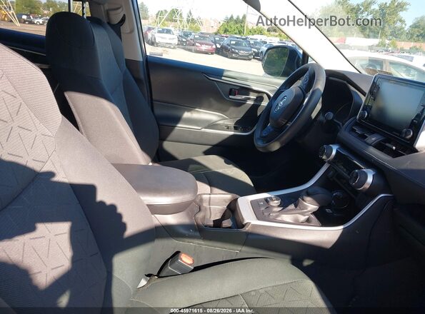 4T3R6RFV7MU021829 2021 TOYOTA RAV4 Gray Widok wnętrza z przodu