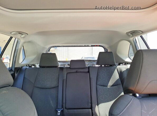 4T3RWRFV2RU133722 2024 TOYOTA RAV4 Silver Widok tylnych siedzeń