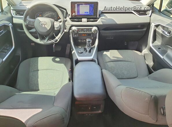 4T3RWRFV2RU133722 2024 TOYOTA RAV4 Silver Widok deski rozdzielczej