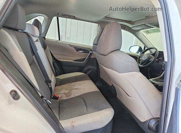 4T3RWRFV8MU035772 2021 TOYOTA RAV4 White Rear interior view