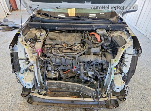 4T3RWRFV8MU035772 2021 TOYOTA RAV4 White Engine compartment view