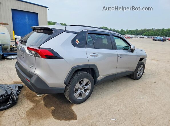 4T3RWRFV8SU189752 2025 TOYOTA RAV4 Silver Задня права чверть
