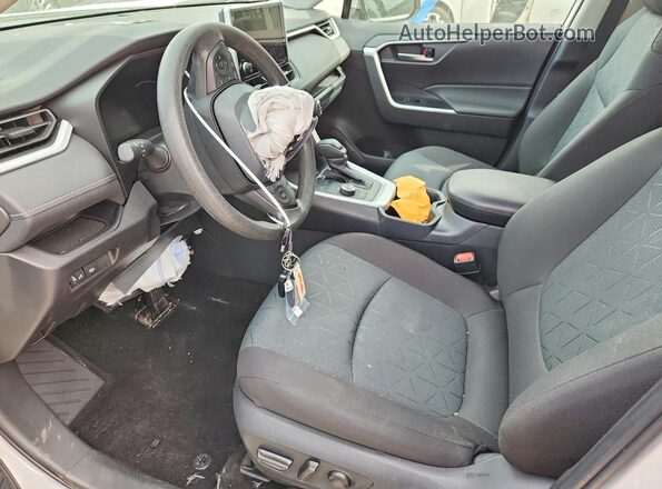 4T3RWRFV8SU197169 2025 TOYOTA RAV4 White Widok wnętrza z przodu