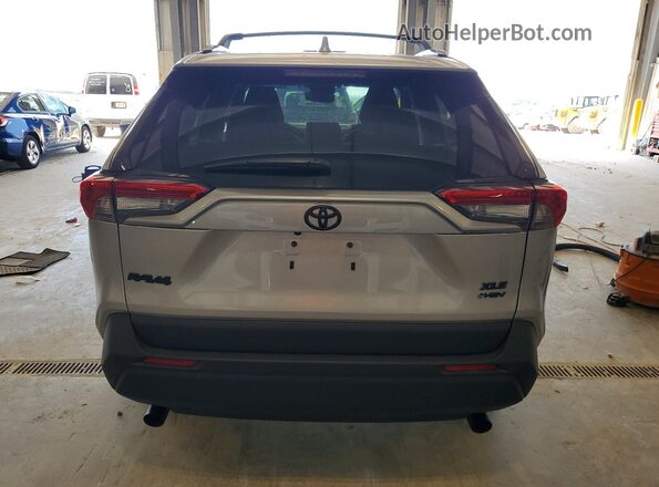 4T3RWRFVXSU203957 2025 TOYOTA RAV4 Silver Вид ззаду