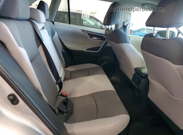 4T3RWRFVXSU203957 2025 TOYOTA RAV4 Silver Вид задньої частини салону