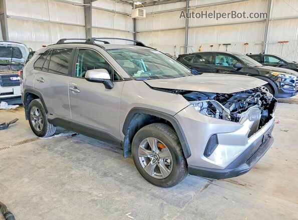 4T3RWRFVXSU203957 2025 TOYOTA RAV4 Silver Передня права чверть