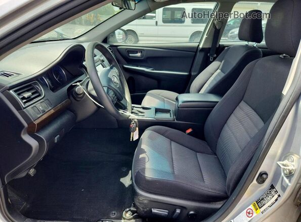 4T4BF1FK2GR532747 2016 TOYOTA CAMRY Silver Вид салону спереду