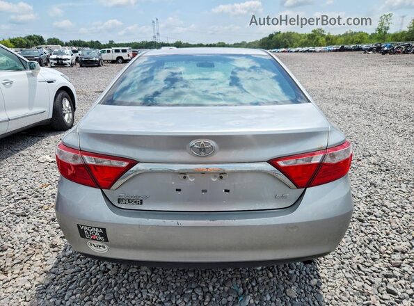 4T4BF1FK2GR532747 2016 TOYOTA CAMRY Silver Вид ззаду