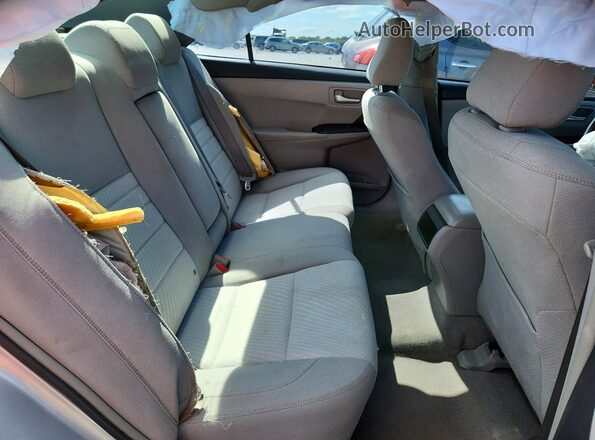 4T4BF1FK2GR547863 2016 TOYOTA CAMRY Серебряный Вид задних сидений