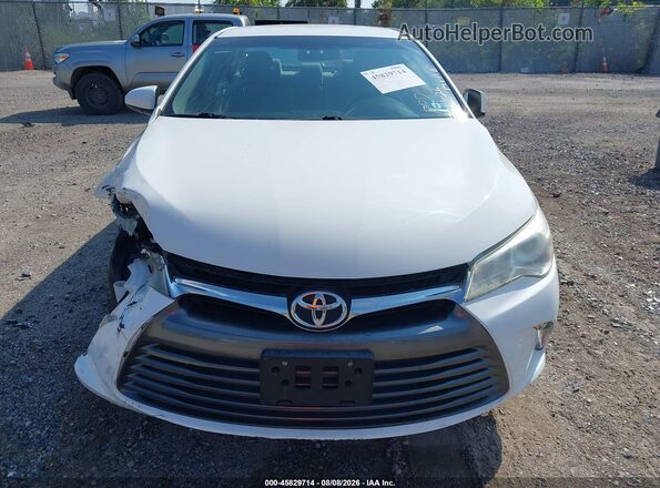 4T4BF1FK4GR528411 2016 TOYOTA CAMRY White Widok zestawu wskaźników