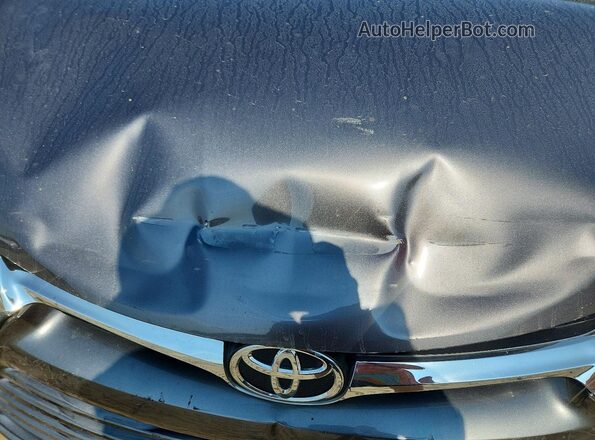 4T4BF1FK6GR526577 2016 TOYOTA CAMRY Серебряный Вид задней части салона