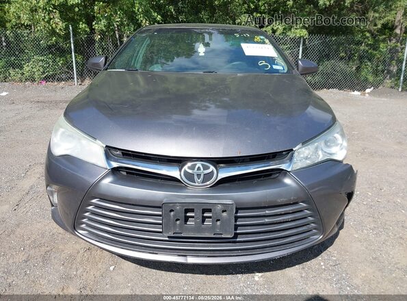 4T4BF1FK6GR565072 2016 TOYOTA CAMRY Gray Widok z tyłu