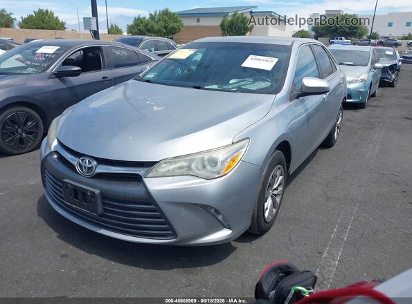 4T4BF1FK9GR571139 2016 TOYOTA CAMRY Silver Передня ліва чверть