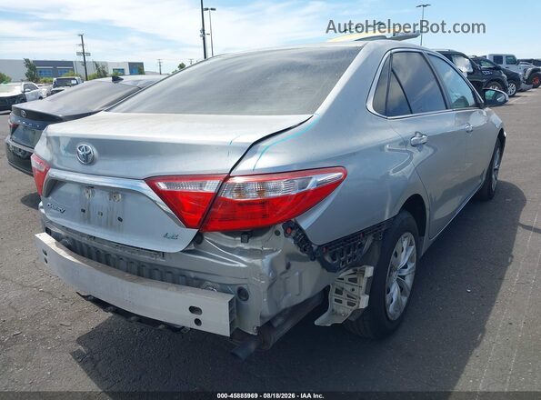 4T4BF1FK9GR571139 2016 TOYOTA CAMRY Silver Задня права чверть