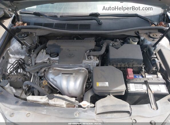 4T4BF1FK9GR571139 2016 TOYOTA CAMRY Silver Вид ззаду