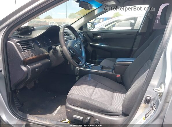 4T4BF1FK9GR571139 2016 TOYOTA CAMRY Silver Вид салону спереду