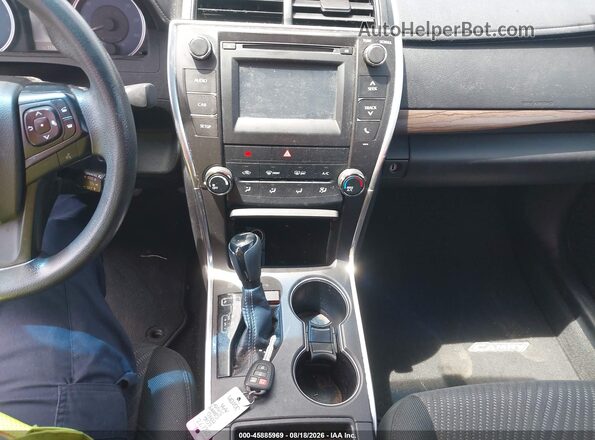 4T4BF1FK9GR571139 2016 TOYOTA CAMRY Silver Вид панелі приладів
