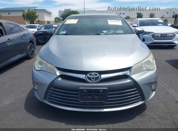 4T4BF1FK9GR571139 2016 TOYOTA CAMRY Silver Вид задньої частини салону