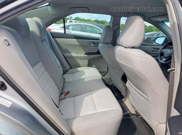 4T4BF1FK9GR571190 2016 TOYOTA CAMRY Silver Widok tylnych siedzeń