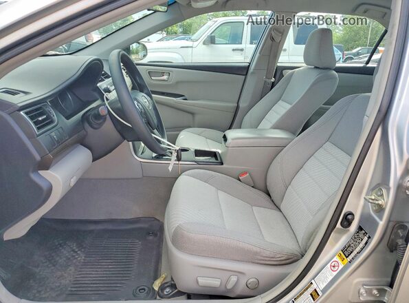 4T4BF1FK9GR571190 2016 TOYOTA CAMRY Silver Widok wnętrza z przodu