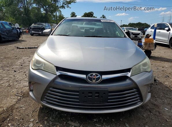 4T4BF1FK9GR571190 2016 TOYOTA CAMRY Silver Widok z przodu