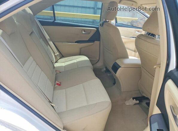 4T4BF1FKXGR574843 2016 TOYOTA CAMRY White Widok tylnych siedzeń