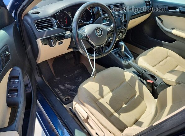 3VWL07AJ4GM393745 2016 VOLKSWAGEN JETTA Blue Вид щитка приладів
