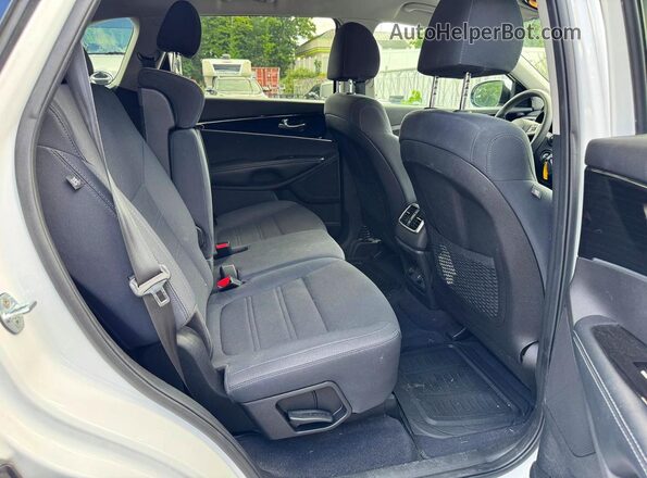 5XYPGDA31KG450666 2019 KIA SORENTO White Widok naklejki z numerem VIN