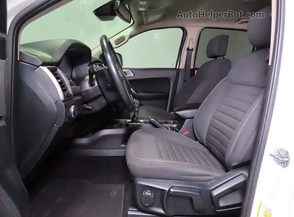 1FTER4FH9LLA98996 2020 FORD RANGER White Vista de los asientos traseros