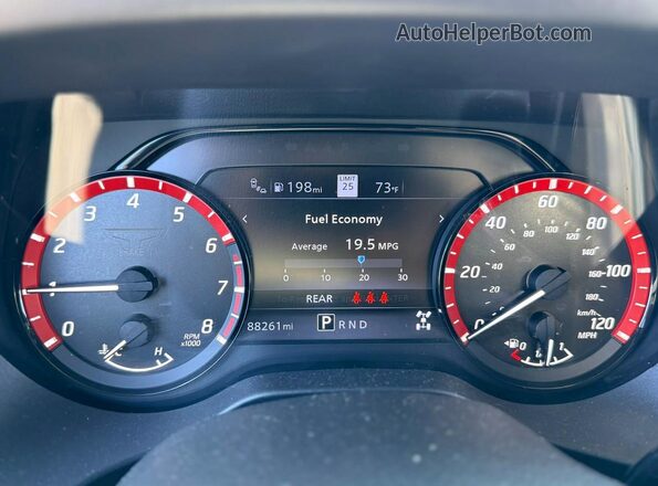 1N6AA1ED3PN104690 2023 NISSAN TITAN Черный Вид задней части салона