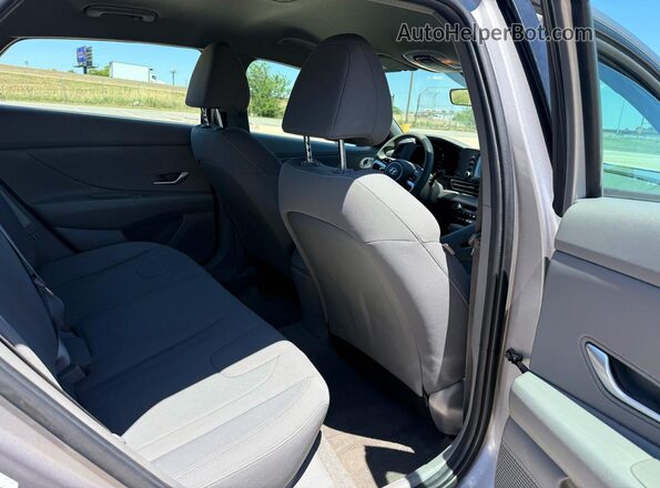 KMHLM4AG3MU192044 2021 HYUNDAI ELANTRA Gray Vista interior delantera