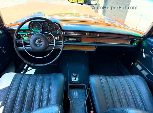 10801612012182 1968 MERCEDES-BENZ 280S Синий Вид задних сидений