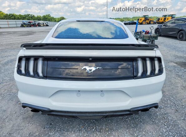 1FA6P8TH6J5106890 2018 FORD MUSTANG White Widok wnętrza z przodu