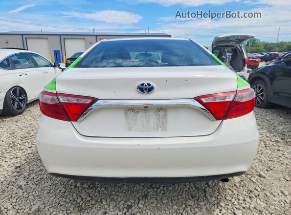 4T1BD1FK8HU217467 2017 TOYOTA CAMRY Белый Вид салона спереди