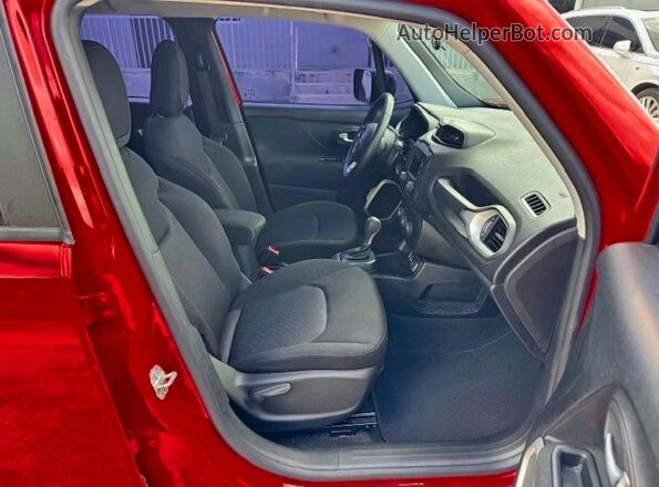 ZACNJAAB2LPL15502 2020 JEEP RENEGADE Красный Вид панели приборов