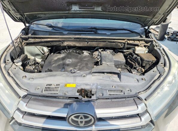 5TDKZRFH6KS316972 2019 TOYOTA HIGHLANDER Green 360 interior view