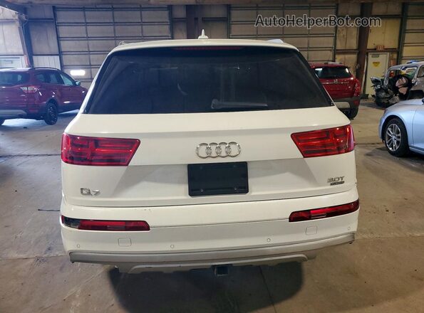 WA1AAAF77HD015377 2017 AUDI Q7 White Вид салону спереду