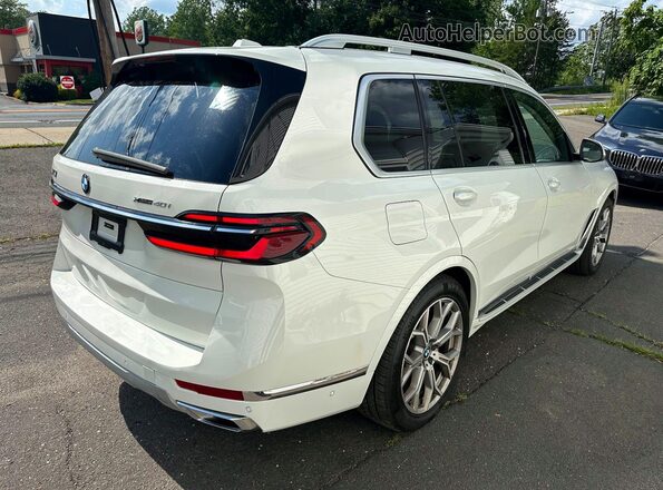5UX23EM07S9Y27594 2025 BMW X7 White Передня права чверть