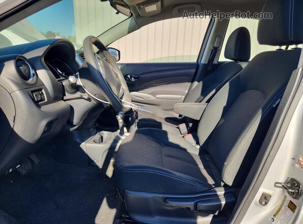 3N1CN7AP8HK452370 2017 NISSAN VERSA Silver Առջևի վահանակի տեսք