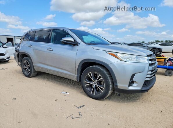 5TDZZRFH4JS254095 2018 TOYOTA HIGHLANDER Silver Դիմացի տեսք