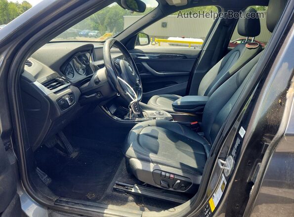 WBXHT3C31GP882429 2016 BMW X1 Gray Dashboard view