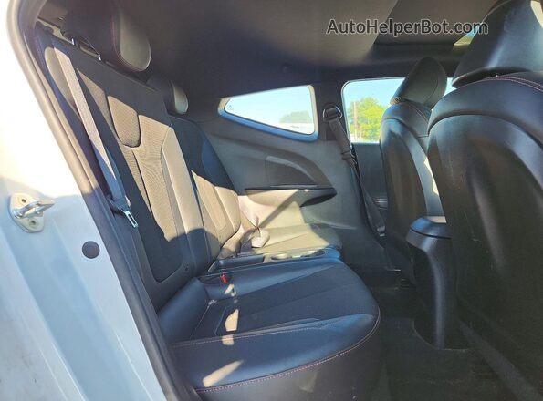 KMHTG6AF0KU012803 2019 HYUNDAI VELOSTER White Widok wnętrza z tyłu