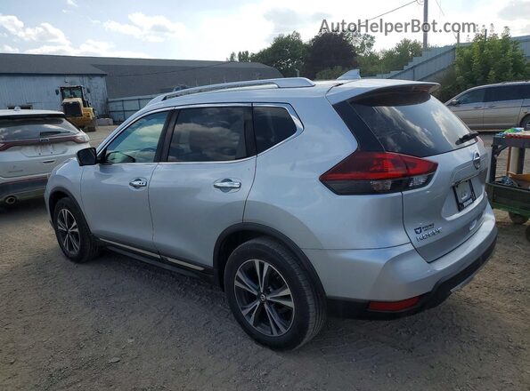 JN8AT2MVXJW319406 2018 NISSAN ROGUE Silver Rear right