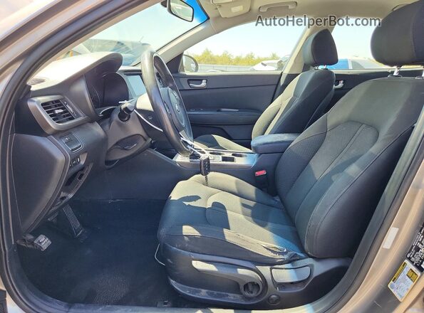 5XXGT4L34JG198455 2018 KIA OPTIMA Золотой Вид панели приборов