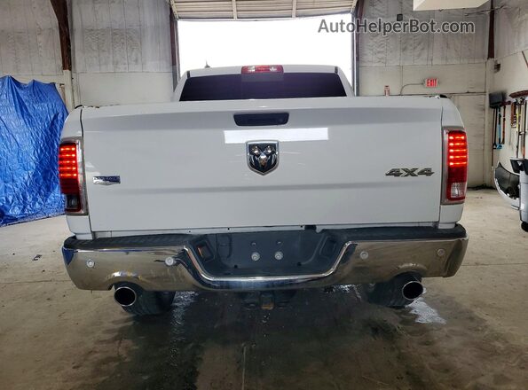 1C6RR7NT3JS221100 2018 RAM 1500 White Front interior view